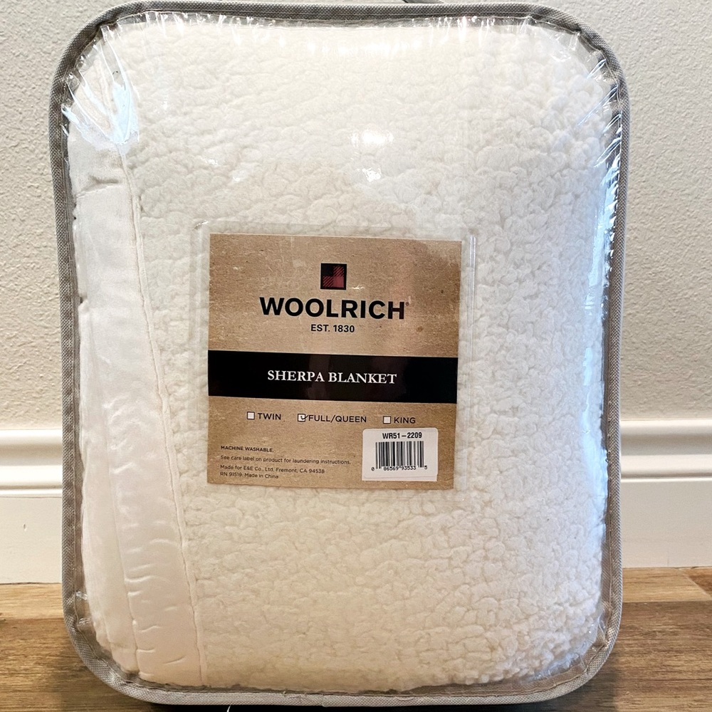 Like New! Woolrich Super Soft Sherpa Blanket Full/Queen WR 51–2209.